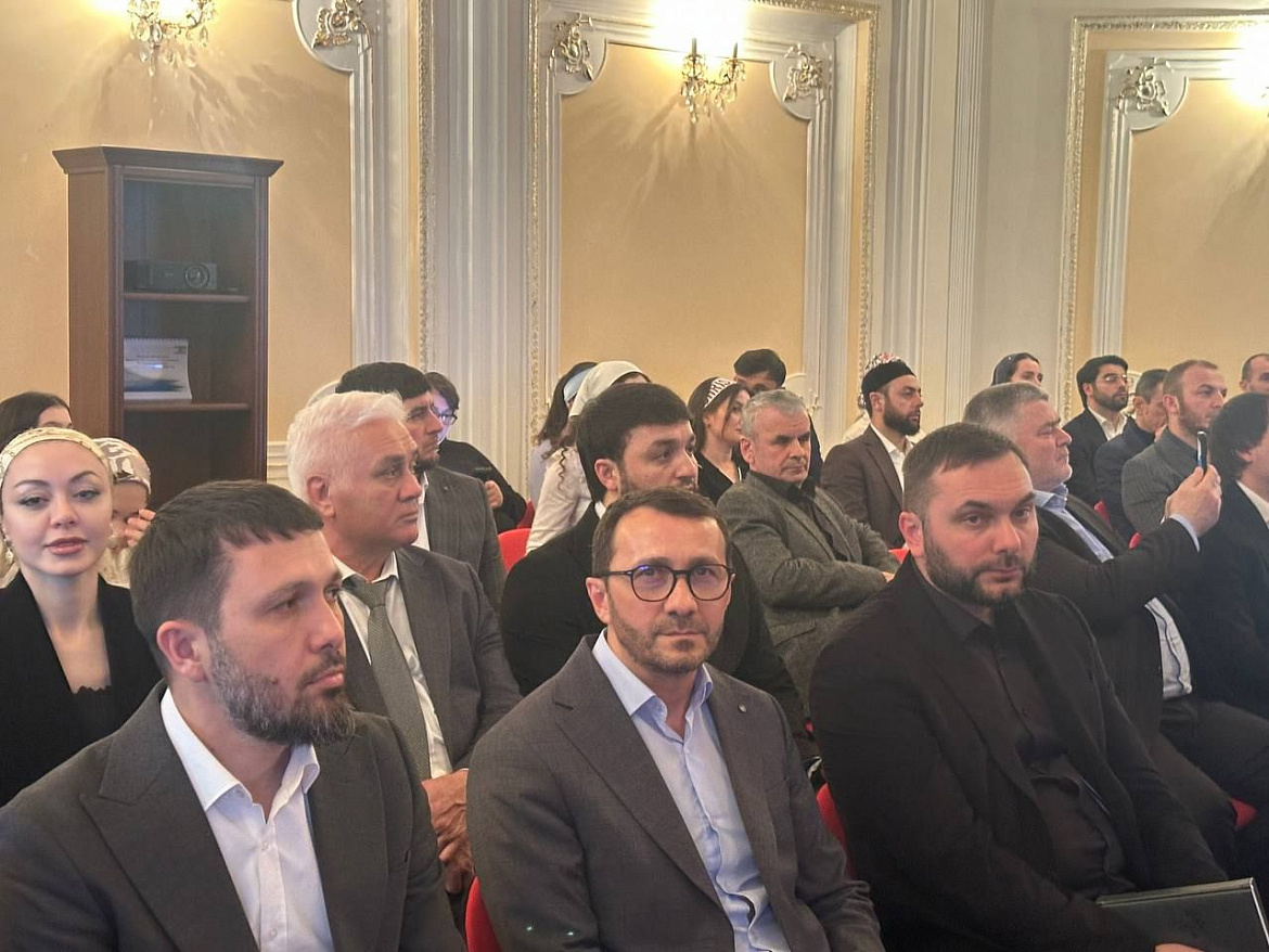 О социально-экономической ситуации в регионе доложил Исрапил Гиреев